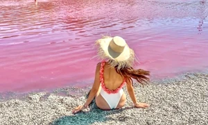 lacul roz serbia  jpg