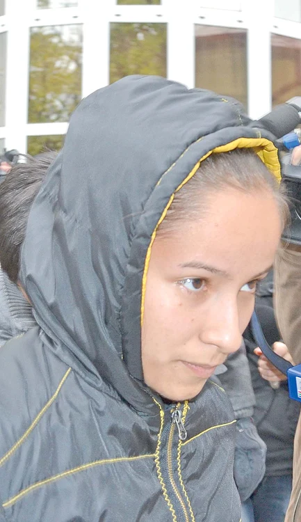 
    Andreea era considerată una dintre cele mai  bune eleve din liceu.  Acum ea a fost reţinută  pentru 29 de zile (Fotografii: Alin Ion)  