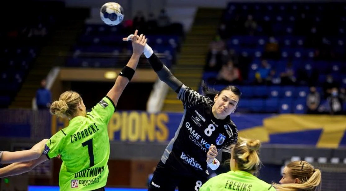 Cristina Neagu, CSM București - arhiva foto