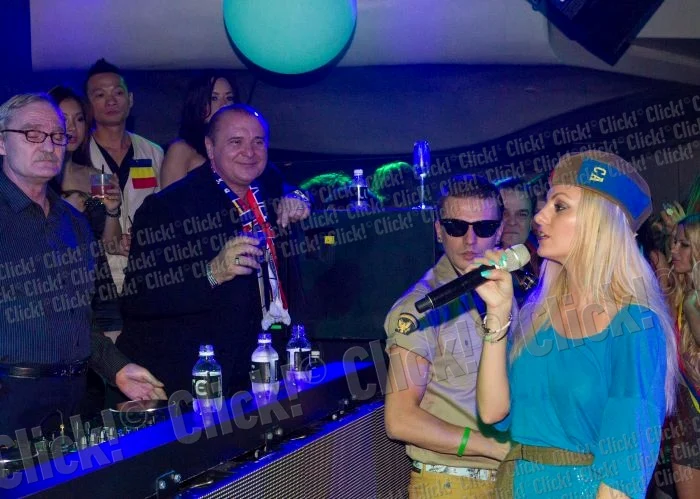 Alexandra Stan are 23 de ani şi a cunoscut celebritatea şi peste hotare odată cu melodia „Mr. Saxobeat” (FOTO: ARHIVA PERSONALĂ)