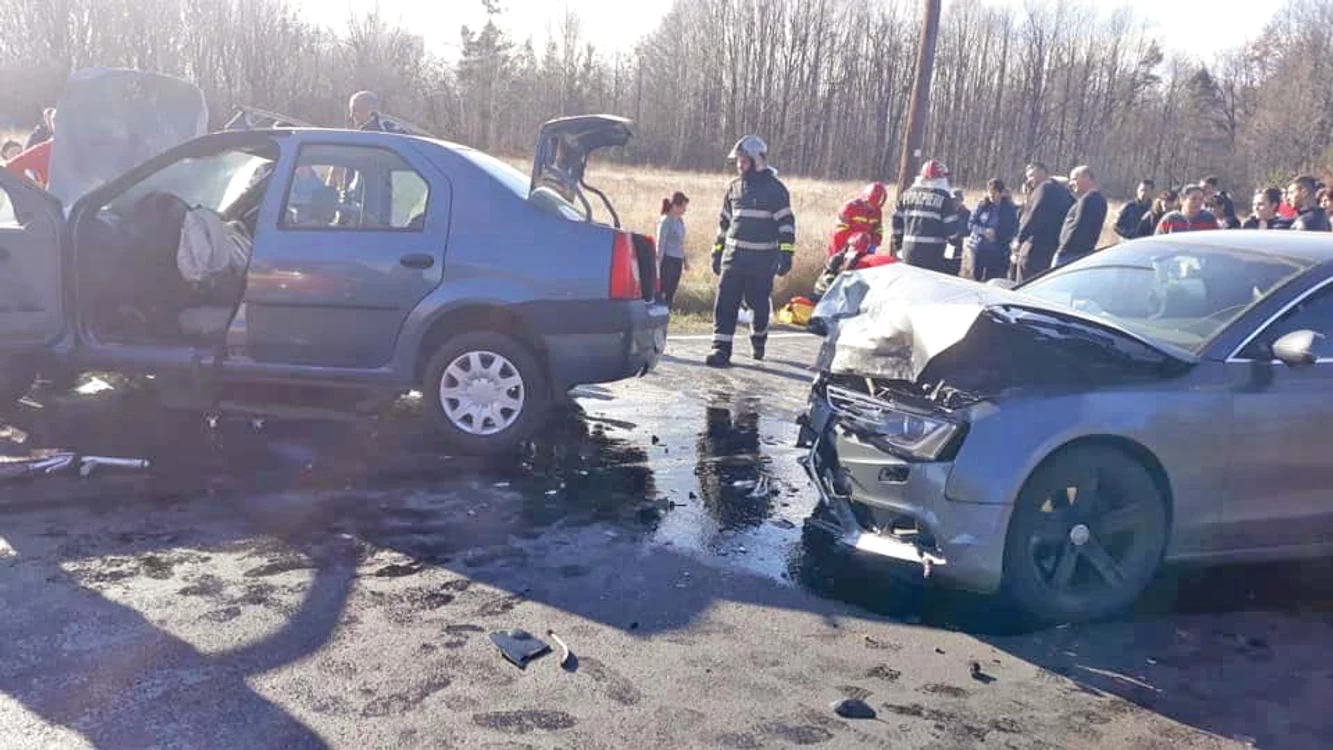 Deşi iniţial s-a crezut că vinovat de accident este bărbatul de 82 de ani, poliţiştii au ajuns la concluzia că maşina fostului ministru a intrat frontal în Logan