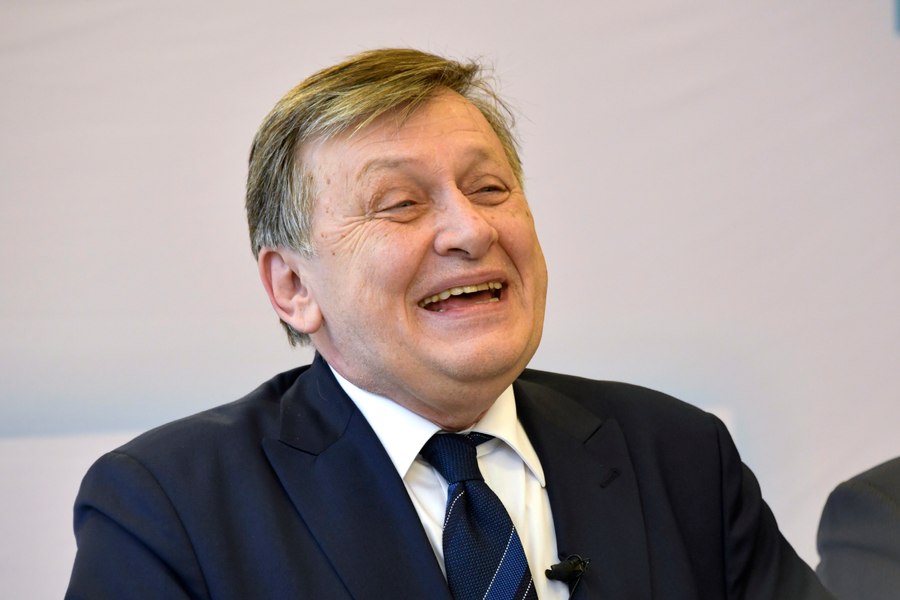 Pe cine consideră Crin Antonescu cel mai mare trădător. Cum a răspuns când a fost întrebat de ce nu s-a angajat în ultimii 10 ani?