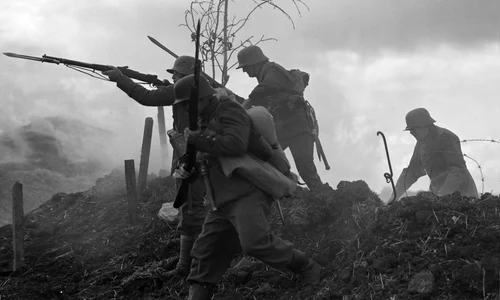 Calendar 1 iulie: 1916   În prima zi a Bătăliei de pe Somme au fost uciși 19 000 soldați englezi jpeg