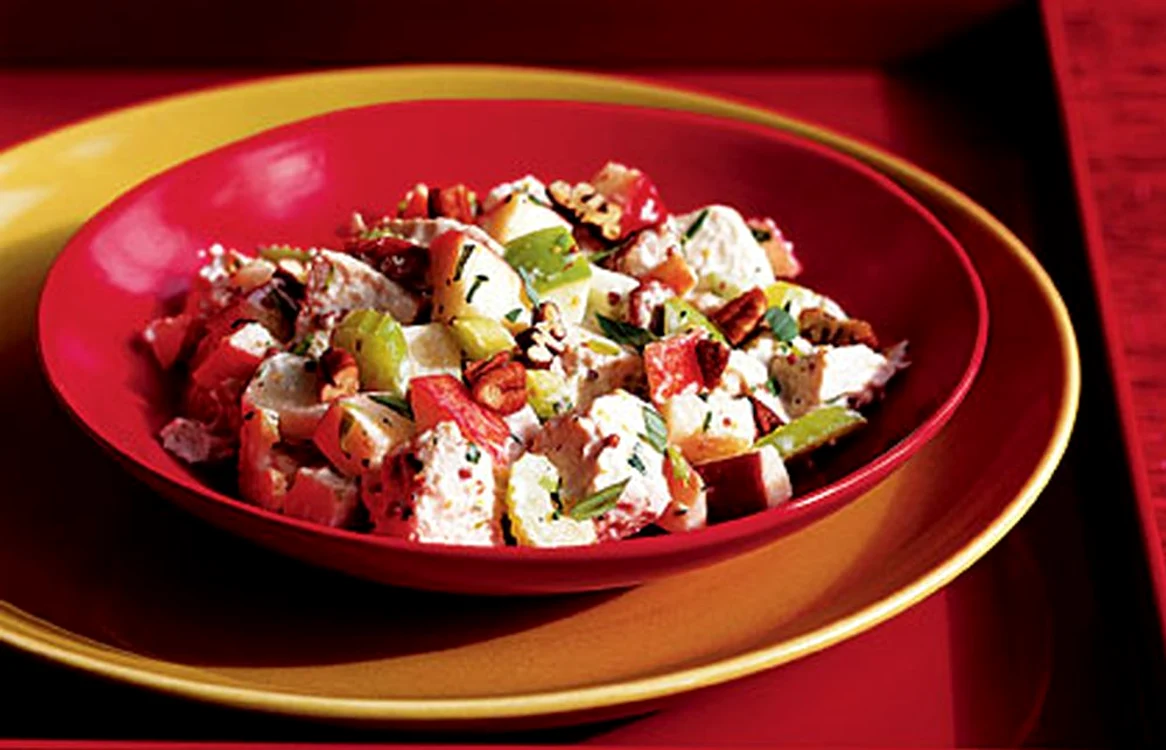Salata de pui cu trei tipuri de mere jpeg