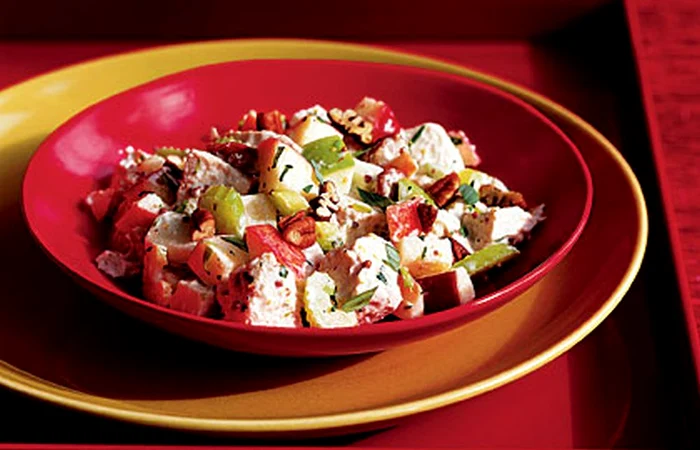 Salata de pui cu trei tipuri de mere jpeg