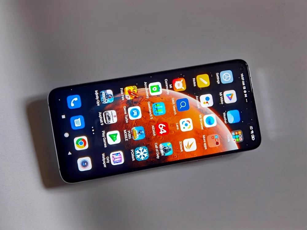 Xiaomi Mi 10T Pro 5G. FOTO Adrian Pogîngeanu