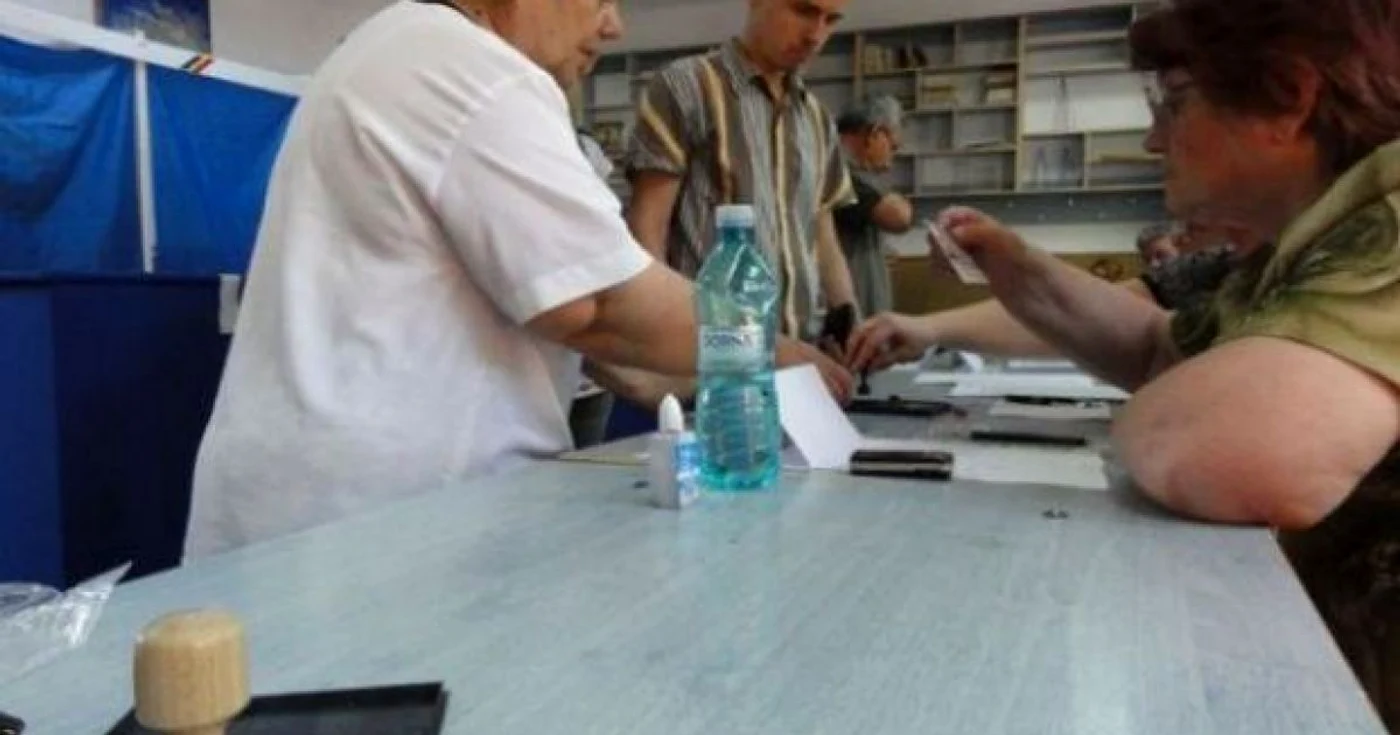 S-au prezentat la urne 28,53% din locuitorii mediului urban şi 33,79 din rural