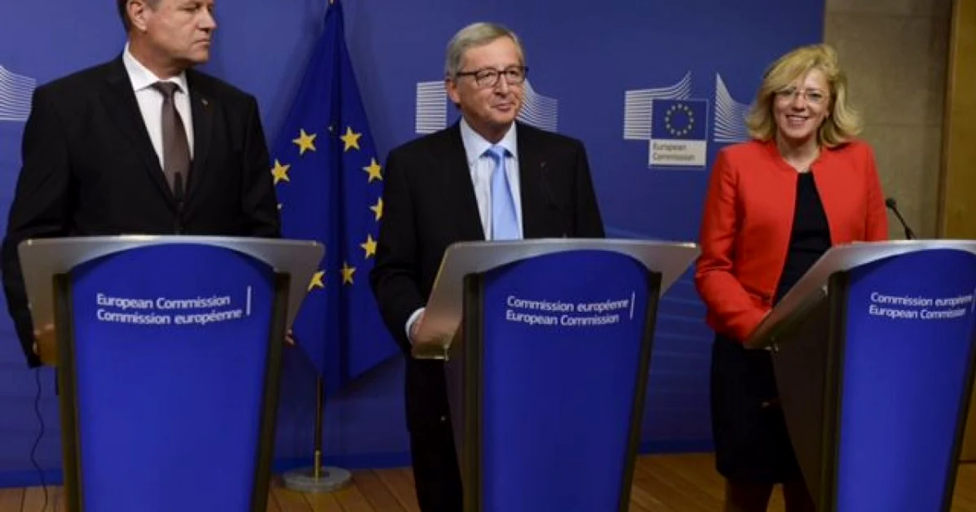 Preşdintele Klaus Iohannis, alături de Jean-Claude Juncker şi Corina Creţu