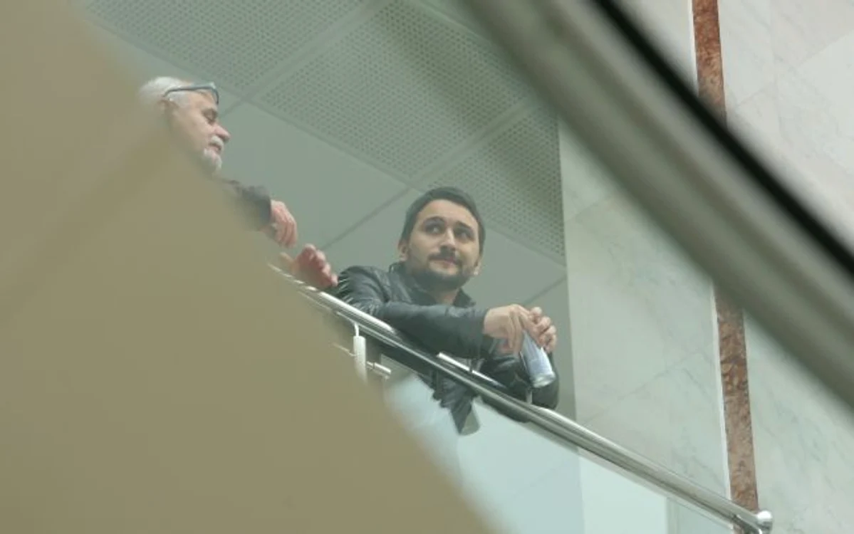 Profesorul Dan Octavian Vişan, pe holurile Tribunalului Bucureşti