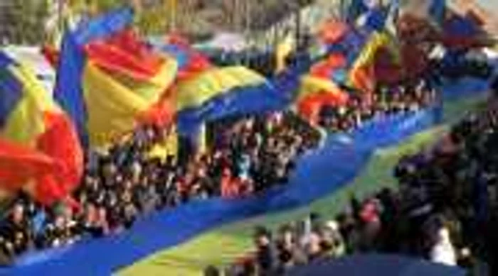 Tricolorul va fi în centrul atenţiei pe toată perioada manifestărilor de la Alba Iulia