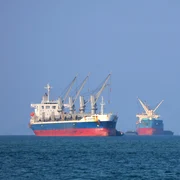 Iranul a anunțat inițial că strâmtoarea Ormuz rămâne deschisă pentru țările nealiniate cu Israelul shutterstock 2760866779 jpg