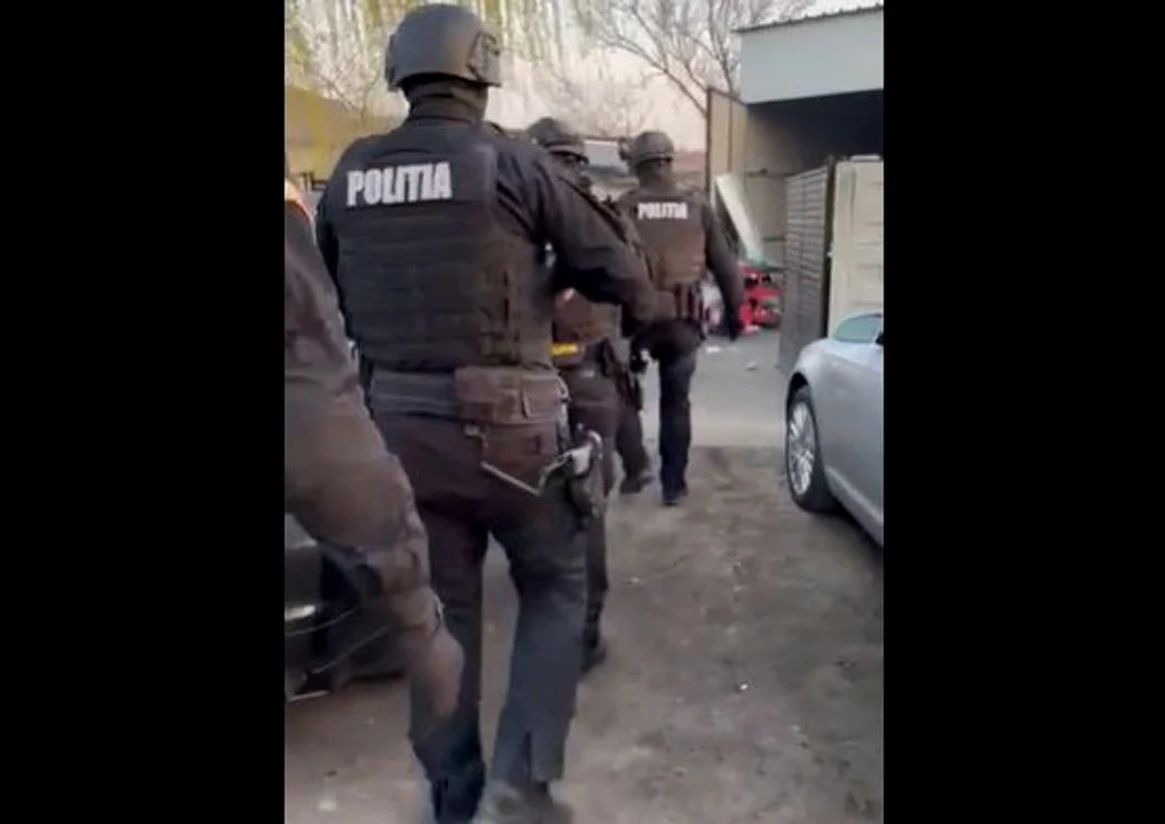 Percheziții. FOTO Arhivă
