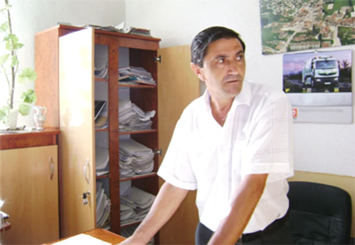 Profesorii din Salcia nu şi-au luat salariile din iunie