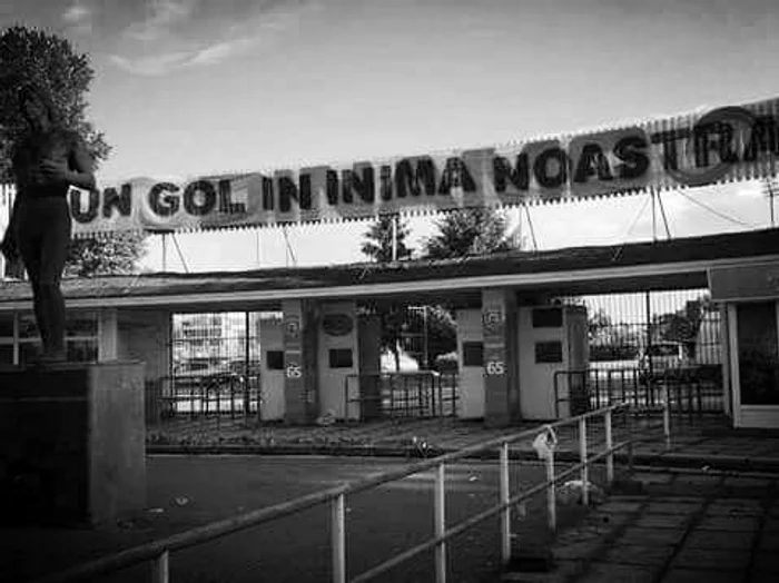 Suporterii se strâng în fața complexului Dinamo