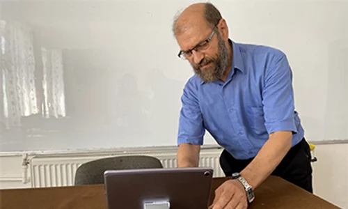 Gigi Vitel, directorul Şcolii Gimnaziale „Axinte Uricariul” din Scânteia, judeţul Iaşi jpeg