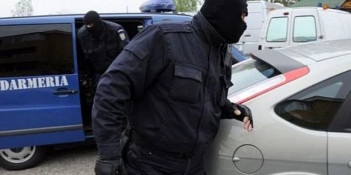 Membrii celor două familii de rromi au fost potoliți doar cu ajutorul “mascaților”