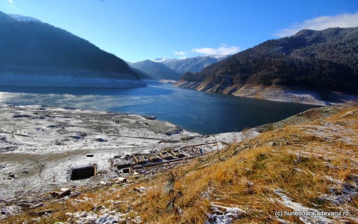 Lacul Gura Apelor. Iarna. FOTO: Daniel Guţă. ADEVĂRUL.