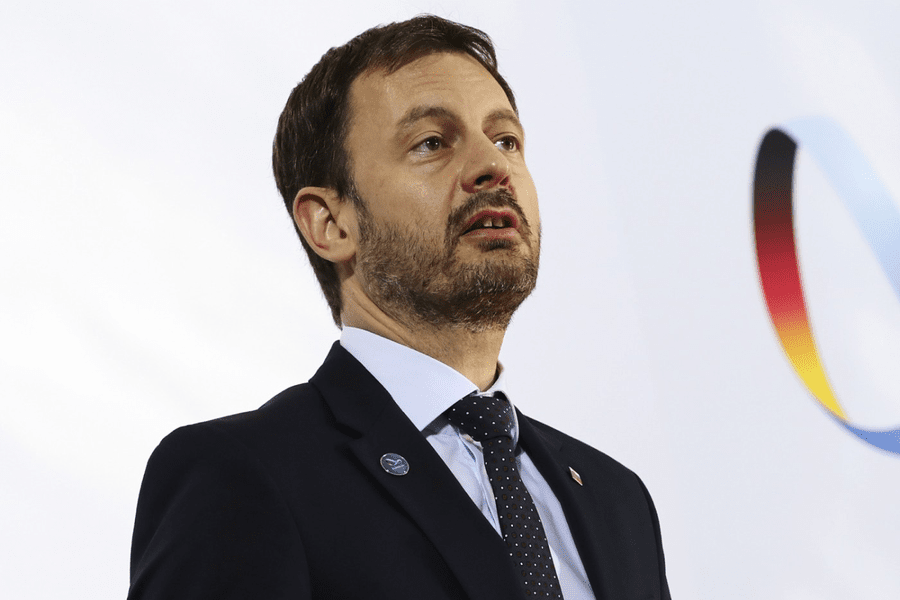 Premierul Slovaciei era ținta atacatorului care a împușcat doi oameni în fața unui bar gay