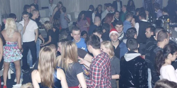 Distracţie de Crăciun în cluburi (foto: Facebook)
