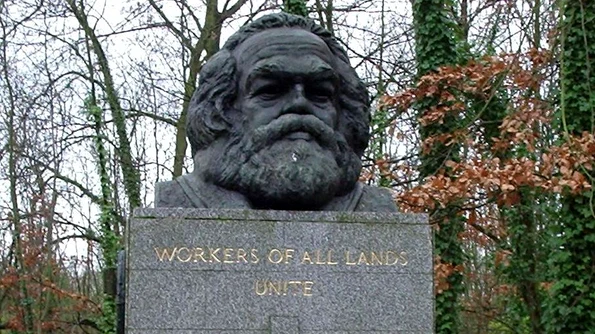 Mormântul lui Karl Marx, vandalizat jpeg