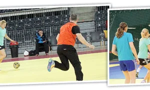 Tactica aleasă a fost ca la handbal: toţi în atac, toţi în apărare jpeg