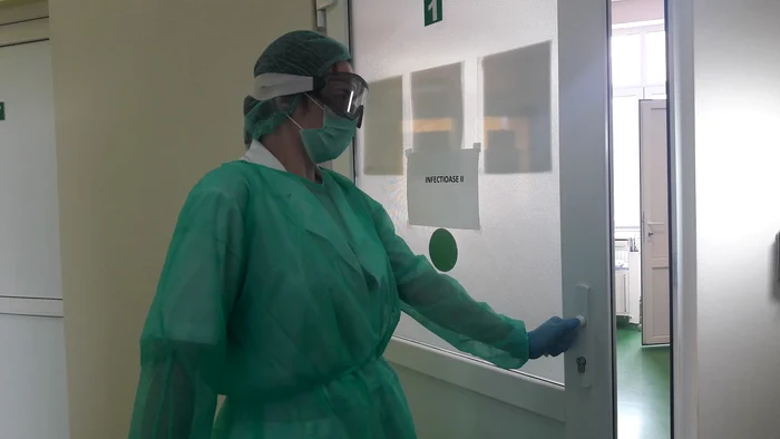 Pacienţii cu COVID-19 nu sunt amestecaţi cu alţi bolnavi
