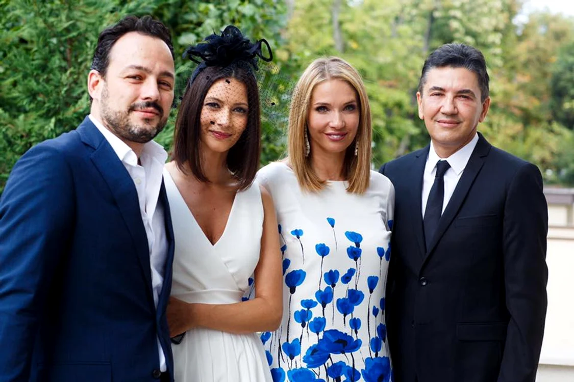 Andreea Berecleanu şi Constantin Stan, alături de naşii Ileana şi Cătălin Badiu
