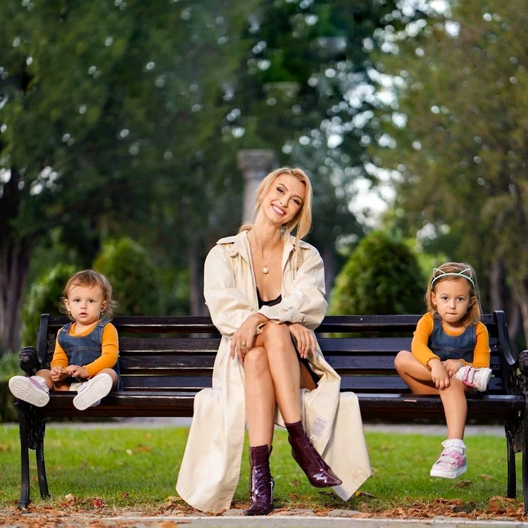 7 andreea balan mama singura 1 jpg jpeg