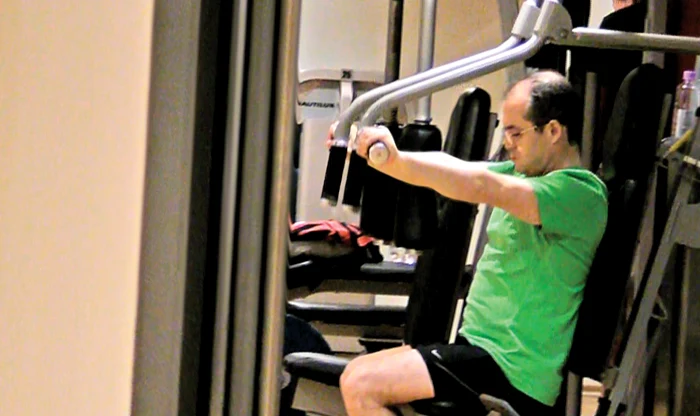 Obosit și cu degetul bandajat, dar fericit pentru calificare, așa a terminat Emil Boc deplasarea la Ostrava, Cehiafoto: arhivă personală/Facebook/Emil Boc