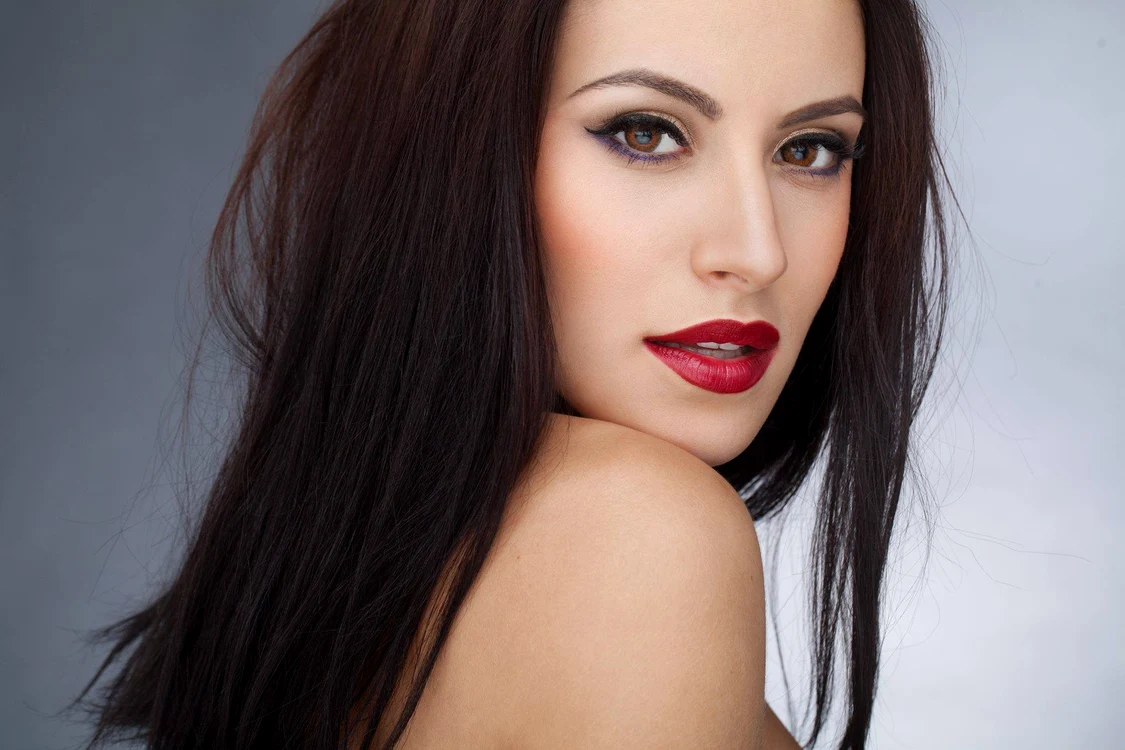 
    Nicoleta Nucă (21 de ani) s-a vopsit blondă înainte de evenimentul Media Music Awardsfoto: Gheorghe Chelu  