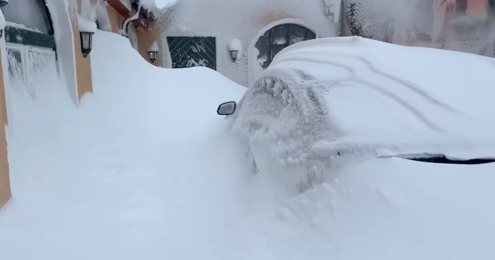Ninsori abundente și inundații puternice în Austria. Meteorologii sunt surprinși: „Ceea ce trăim este extraordinar”