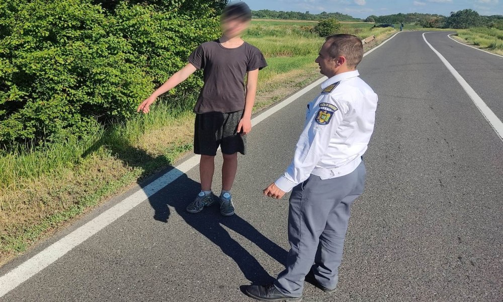 Până unde a mers un copil ca să își vadă părinții în Italia. Cum l-au găsit polițiștii de frontieră 