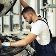 Service auto  Sursa Freepik com jpg