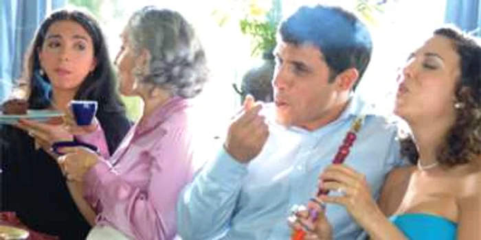 Criza se drege la narghilea, în Seraiul din Bănie
