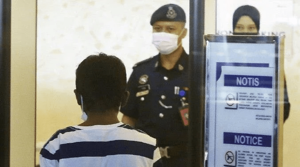 Puștiul din Asia care s-a băgat, din joacă, într-un container și a ajuns în altă țară a fost repatriat