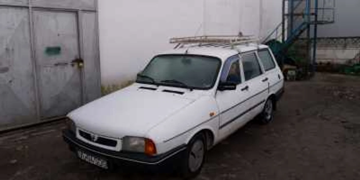 Maşina în care s-a sinucis agentul de pază