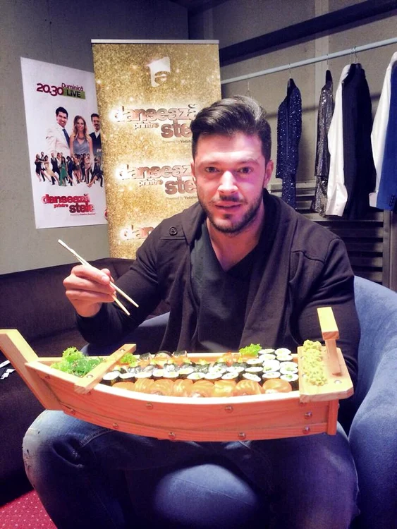 La "Dansează printre stele", săptămâna trecută Victor Slav a mâncat sushi
