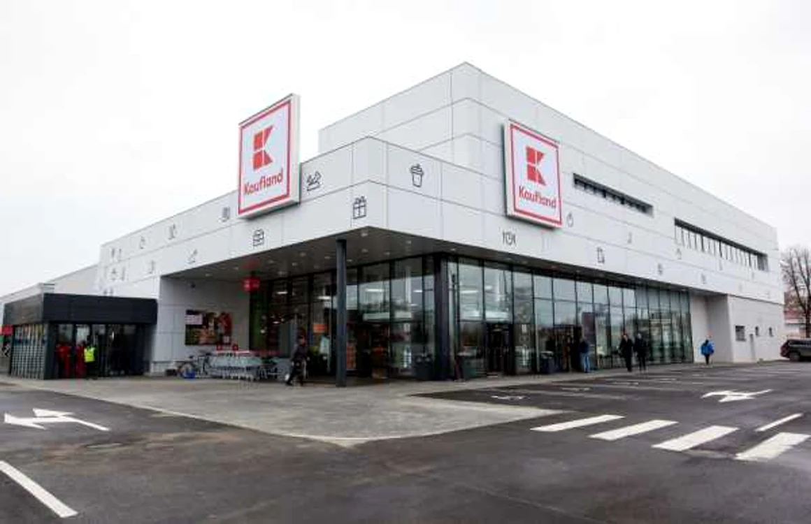 Magazinele funcţionează după program special FOTO kaufland.ro