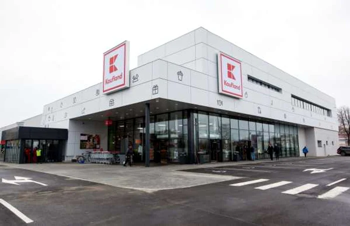 Magazinele funcţionează după program special FOTO kaufland.ro