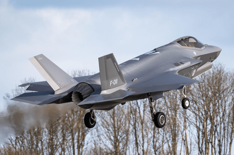 Avioane olandeze F-35 au interceptat trei avioane militare rusești în apropiere de Polonia 