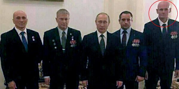 Dmitri Utkin alaturi de Vladimir Putin si alti oficiali in 2015 FOTO Profimedia jpg