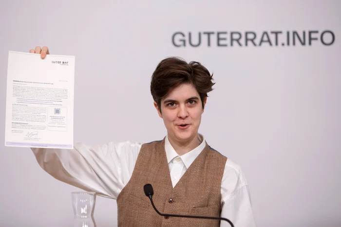 Marlene Engelhorn, la o conferiță de presă în care a anunțat că renunță la avere