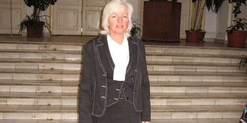 Bistriţa : Portret/ Eugenia Zegrean, profesoară prin excelenţă
