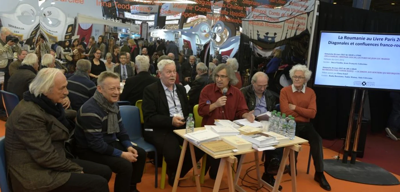 Salonul de carte de la Paris FOTO Mihai Cratofil / ICR