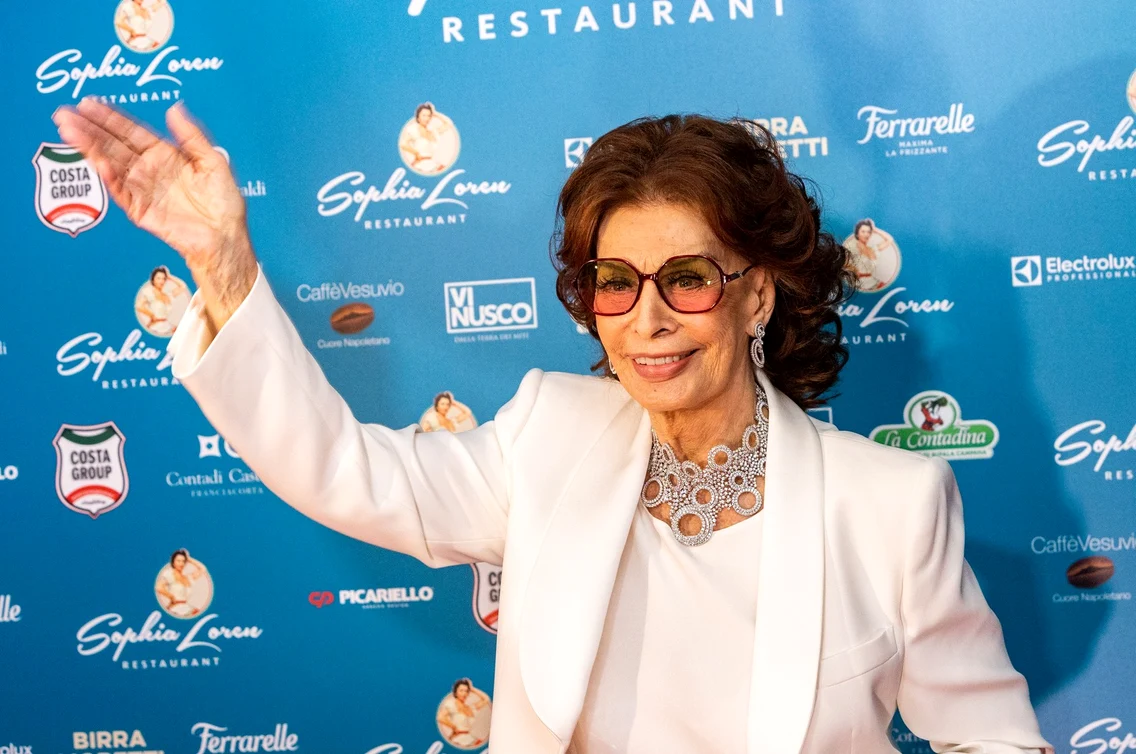 Sophia Loren, deschidere restaurant