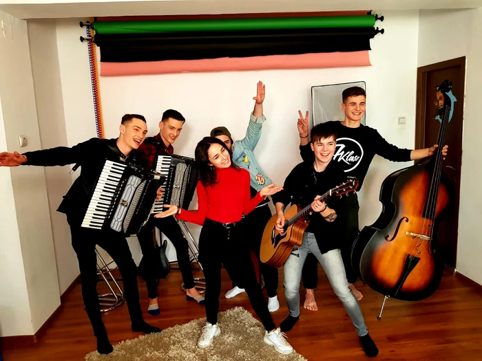 Andra Gogan a fost vizitată în sufragerie de băieţii de la 7Klasse