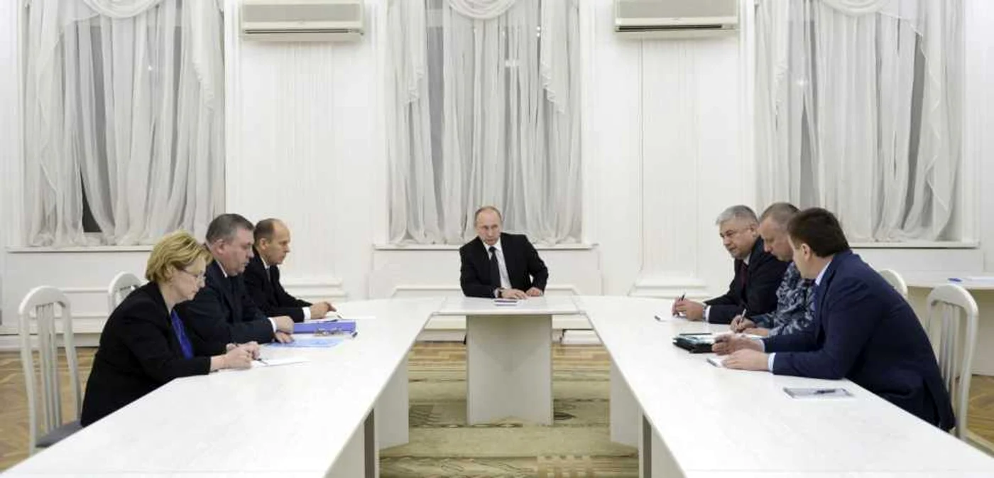 La întrunirea de la Volgograd au participat preşedintele Vladimir Putin, şeful FSB,  Alexander Bortnikov, ministrul de Interne, Vladimir Kolokoltsev, precum şi guvernatorul regional Sergei Bozhenov FOTO Reuters
