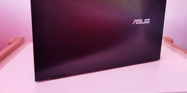 Asus ZenBook Flip 13 (UX363E)
