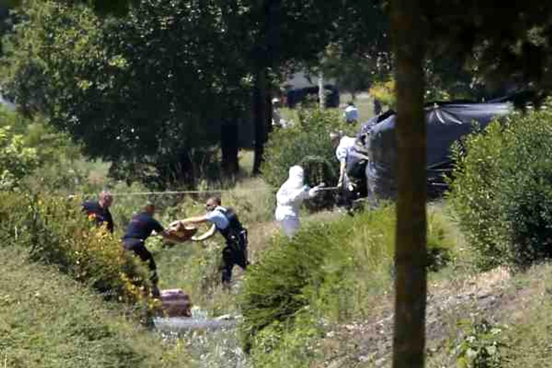 Un atac terorist a avut loc în Franța. Doi bărbați au provocat o explozie la uzină din Isere și un om a fost găsit decapitat.Foto: AP