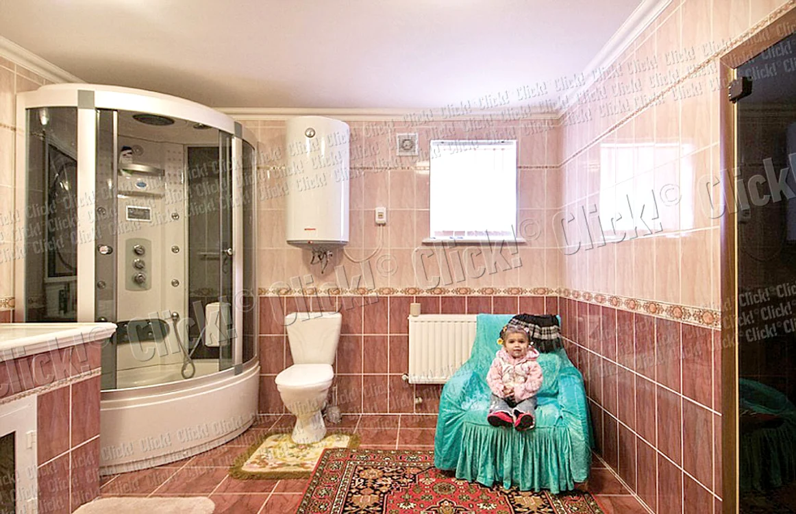 “Fotoliul din WC e ca să îţi vină  pofta să-ţi faci treburili”